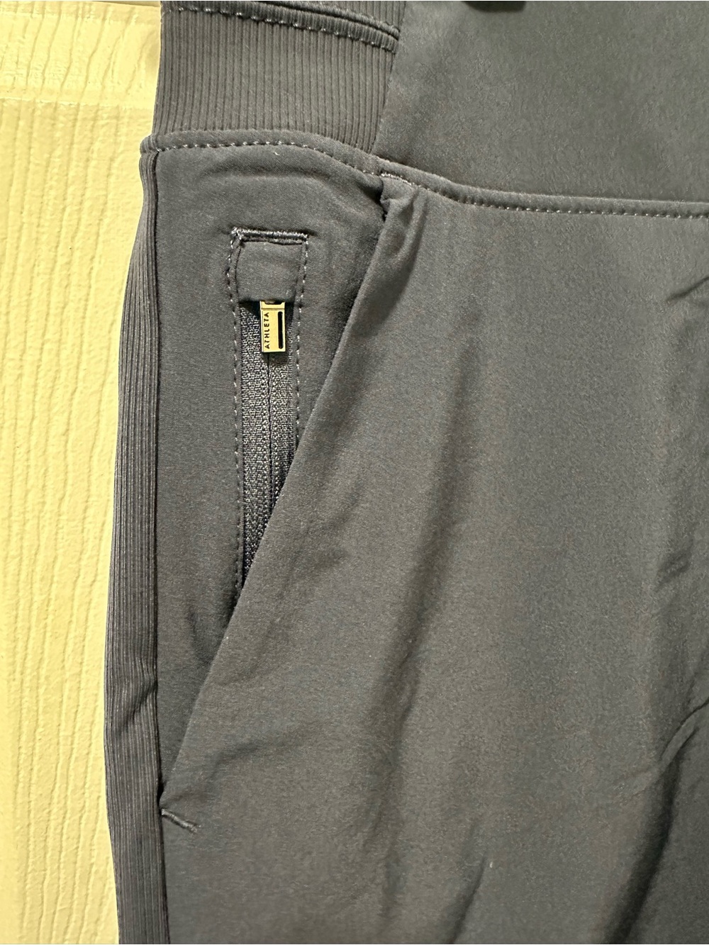 Athleta Brooklyn Short Navy Featherweight Stretch Travel Shorts NWT 4 - Picture 6 of 6
